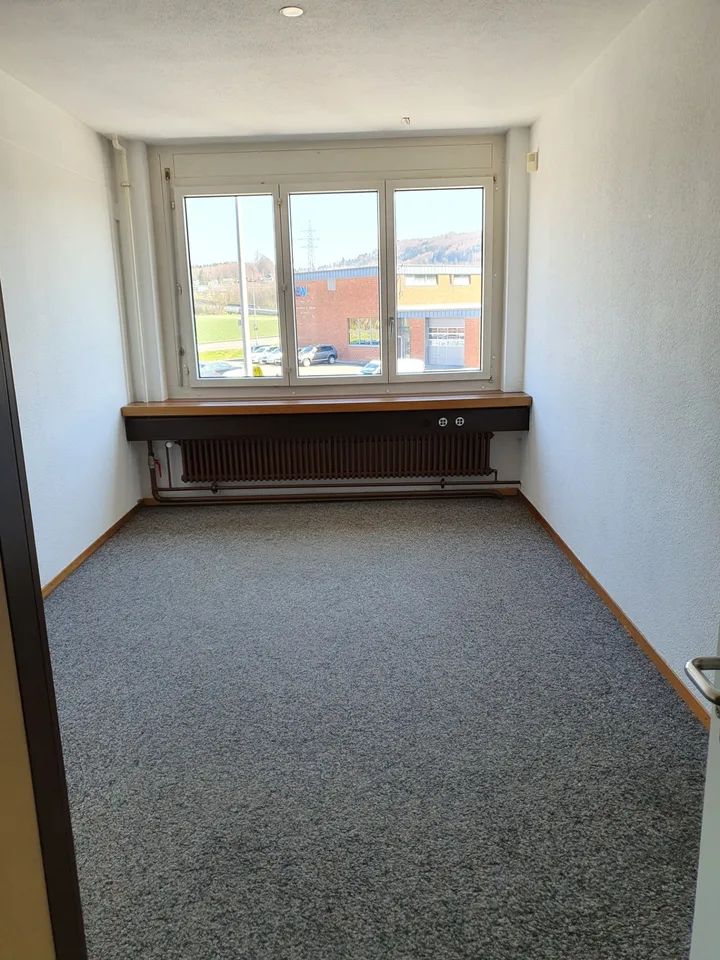 Helle Bürofläche per sofort zu vermieten