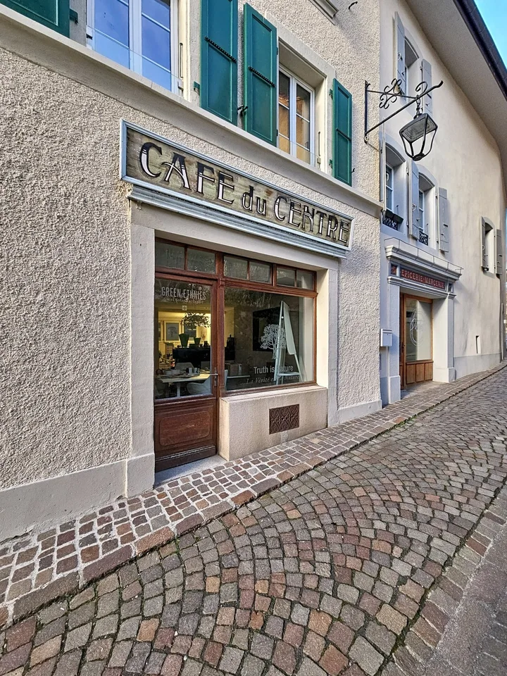 Commerce de 1.0 pièce au rez-de-chaussée