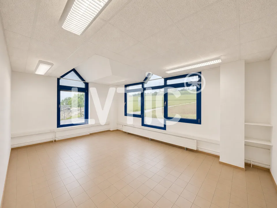 Uffici, locali di 220 m2 in affitto a Yverdon - Treycovagnes