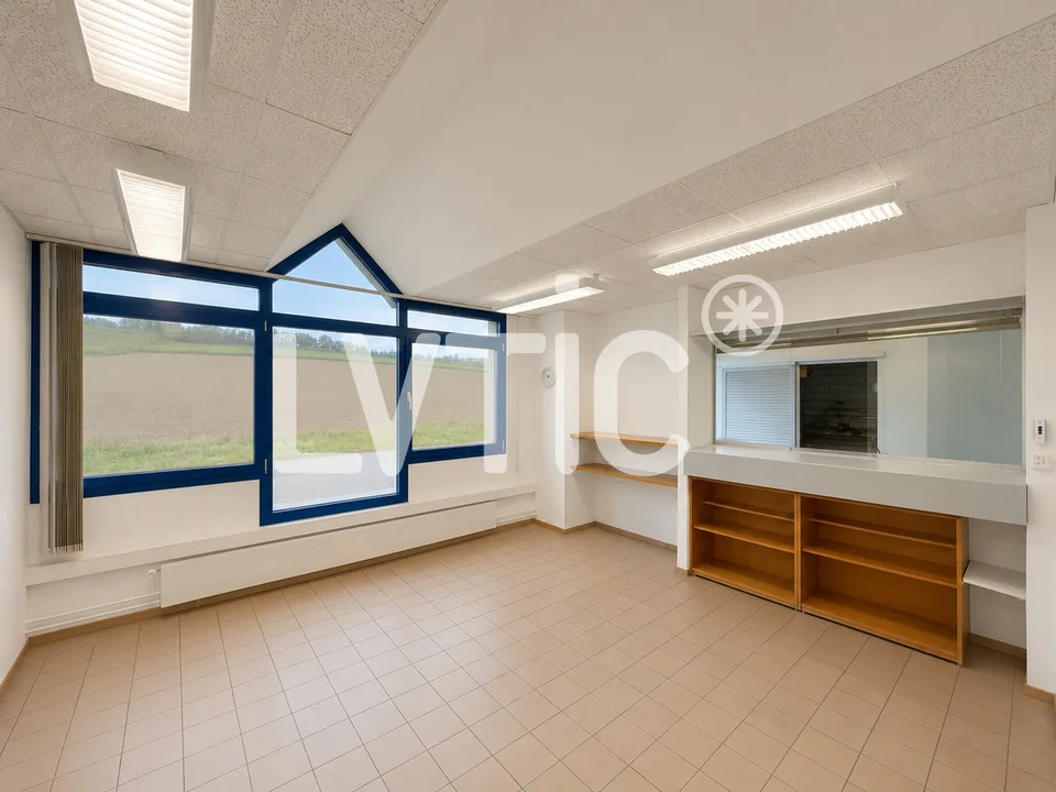 Uffici, locali di 220 m2 in affitto a Yverdon - Treycovagnes