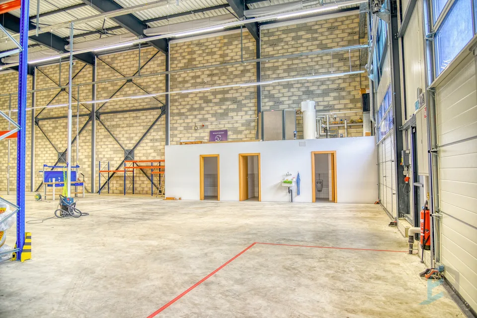 A LOUER Halle industrielle aménagée et moderne à Daval (Sierre)