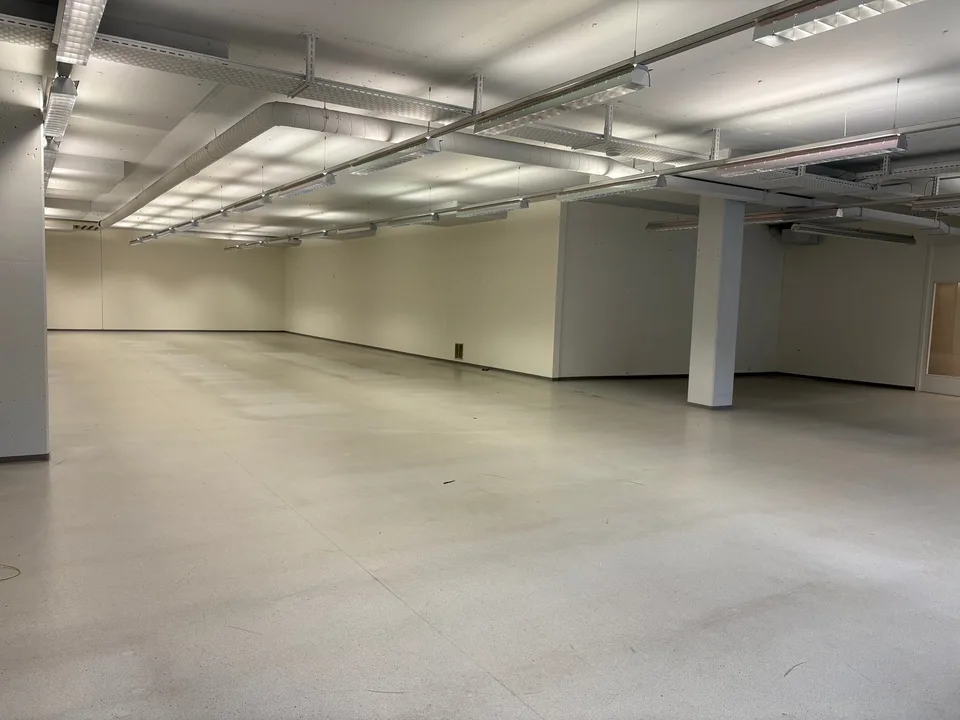 Preiswerte Gewerbe- , Logistik-, Büro- oder Lagerfläche zu vermieten