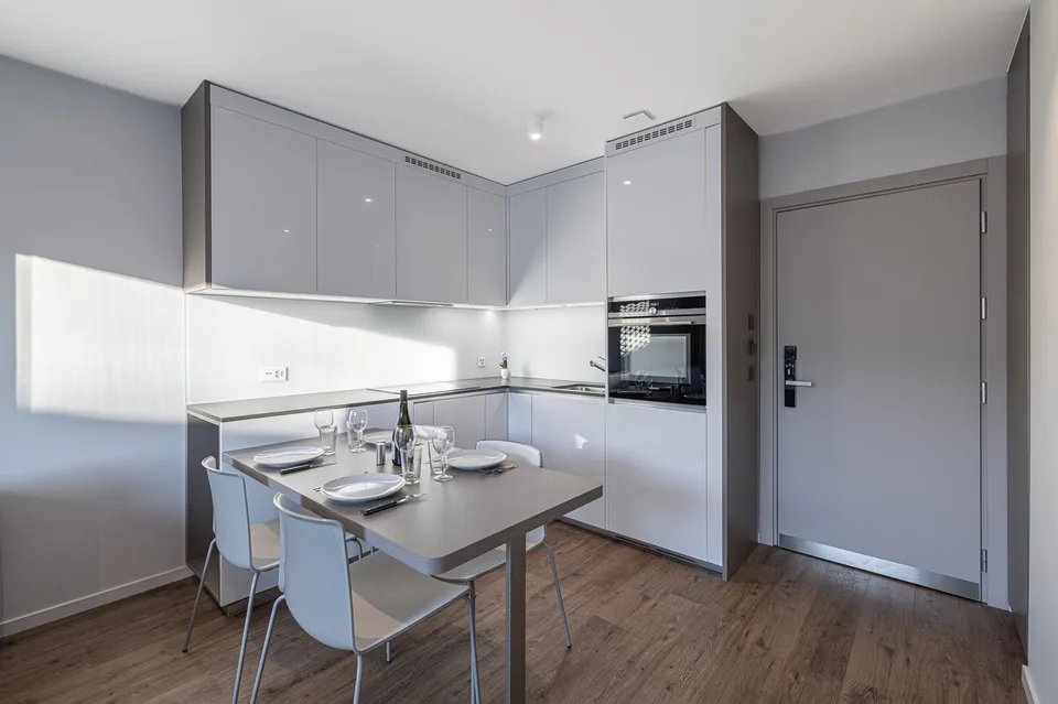 Studio de luxe – Tout neuf et entièrement meublé – Rue du Jura 13, Genève !