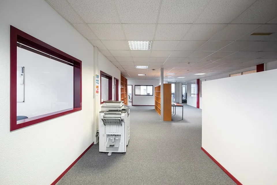 430m2 di uffici al 3° piano (con terrazza) del CTN 12 a Plan-les-Ouates – foto 7 di 12