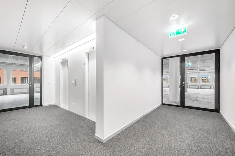 Ristrutturato, certificato, flessibile – spazio ufficio in costruzione grezza (1.090 m²) a prezzi ragionevoli