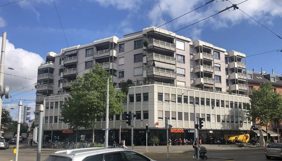 Motorradplatz in Sammelgarage
