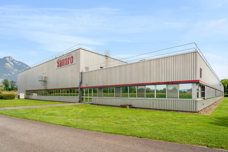 Atelier/Box 345 m2 im Erdgeschoss - Sektionaltor - Höhe 4m