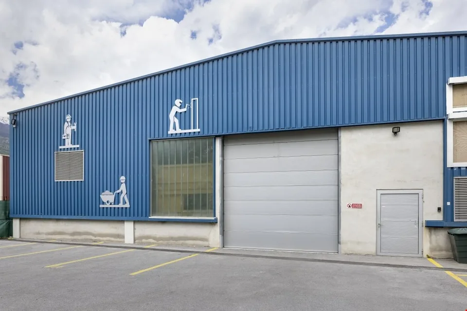 SIERRE HALLE INDUSTRIELLE