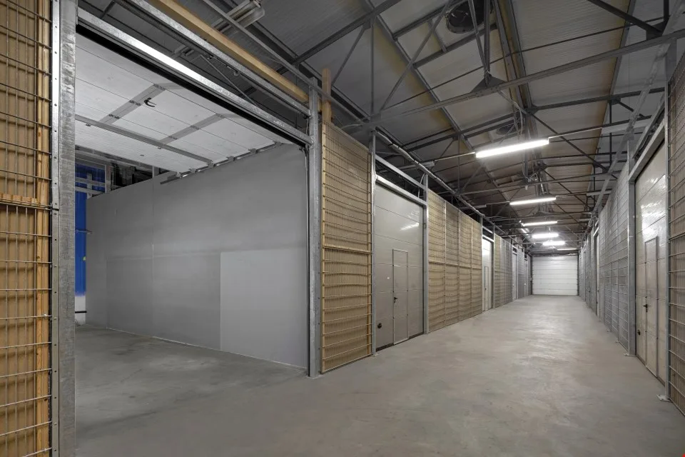 SIERRE HALLE INDUSTRIELLE – photo 7 sur 9