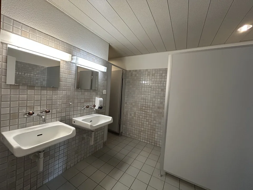 Flexible Büro- oder Praxisfläche an zentraler Lage in Rüti ZH! – Foto 7 von 9