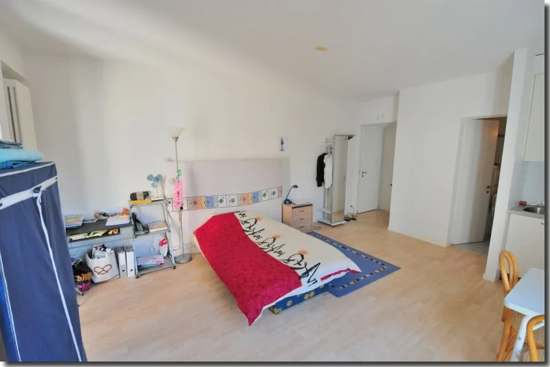 Hübsche, unmöblierte 1-Zimmerwohnung, sehr hell und freundlich