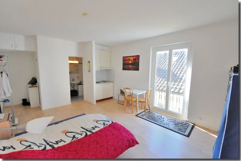 Hübsche, unmöblierte 1-Zimmerwohnung, sehr hell und freundlich