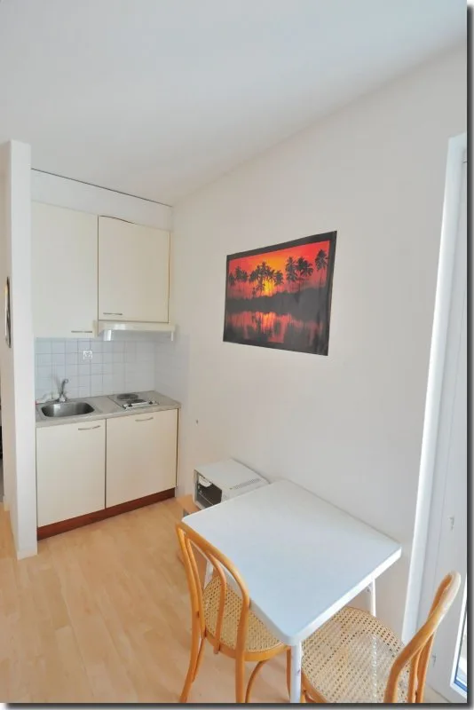 Hübsche, unmöblierte 1-Zimmerwohnung, sehr hell und freundlich