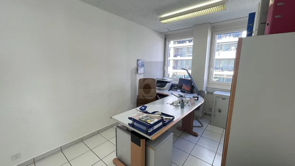 RENOWIERT, FUNKTIONELL & HELL