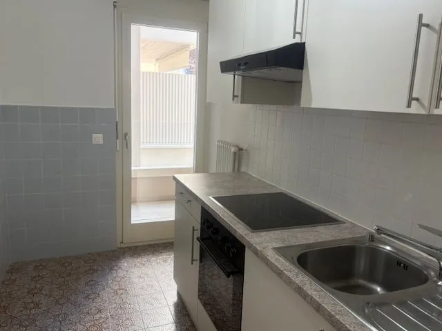 Modern two-room apartment with balcony in Massagno – photo 6 of 9