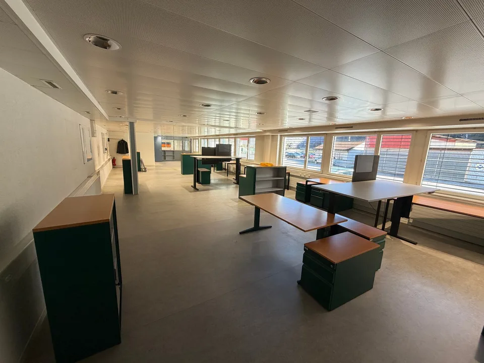 Étage de bureau au haut rez-de-chaussée - Schwärzistrasse 4, 8752 Näfels