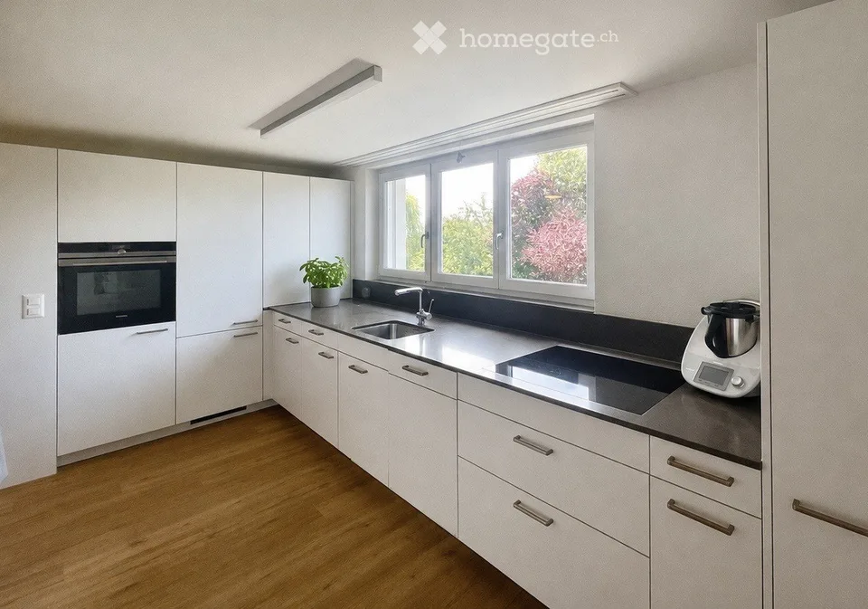 Grosszügige 5.5-Zimmer-Familienwohnung mit Balkon und schöner Aussicht in Romanshorn