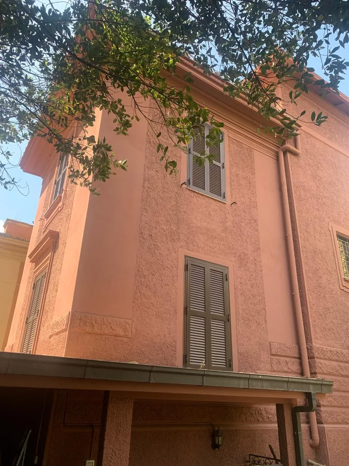 Villa di lusso ristrutturata con giardino nel cuore di Roma