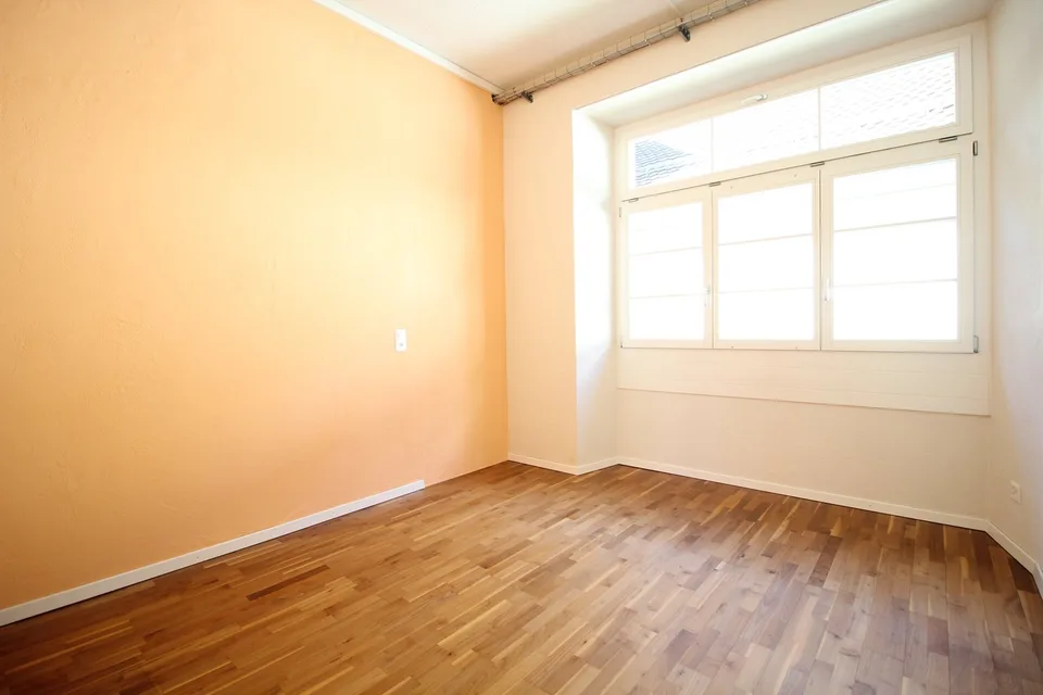 Spazi rappresentativi di 6,5 locali / studio / studio in edificio storico di monastero