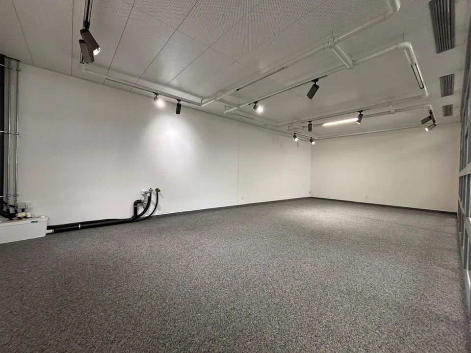Your new office space in a good transport location – photo 7 of 12