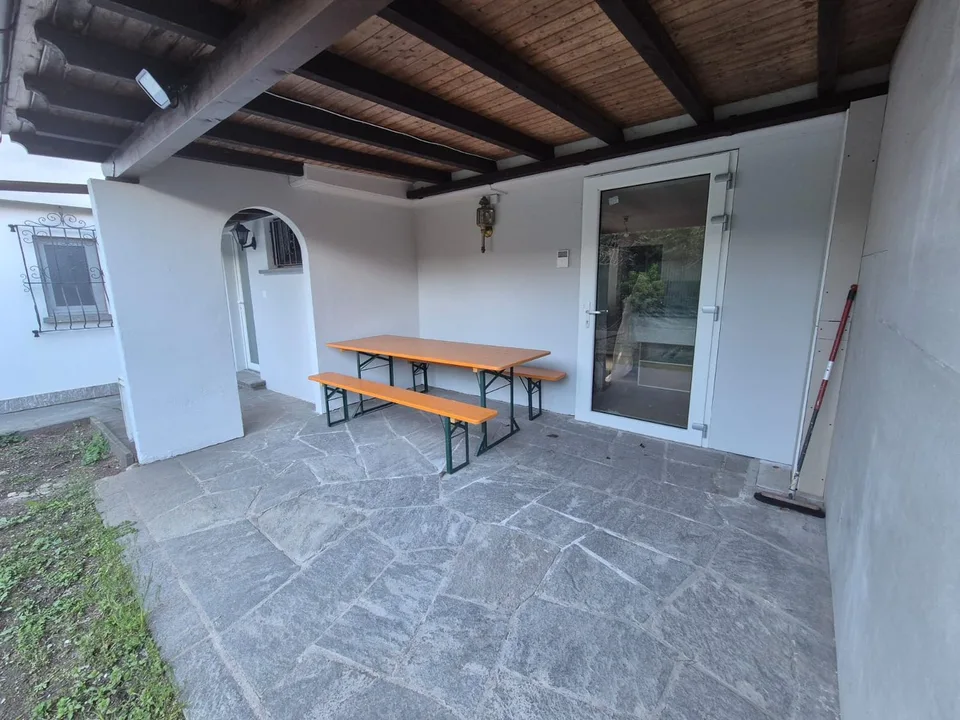 Locale hobby / laboratorio con giardino a Losone – disponibile subito
