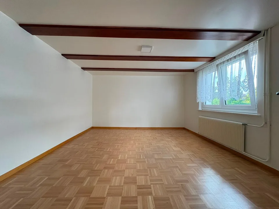Gemütliche 3.5 Zimmerwohnung im Erdgeschoss mit grosser Küche