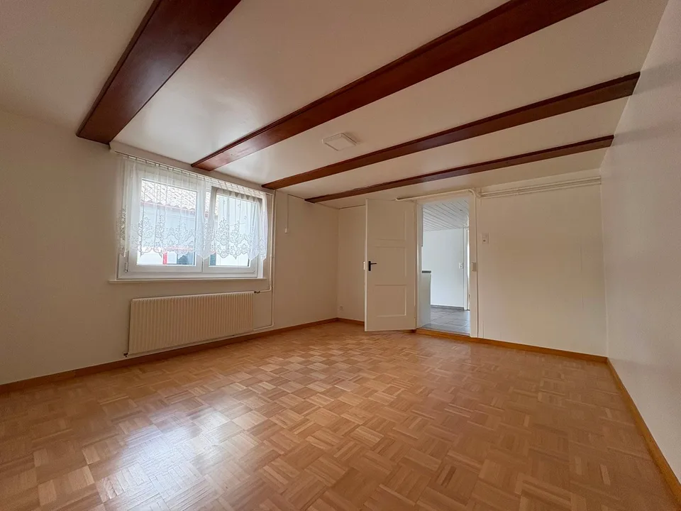 Gemütliche 3.5 Zimmerwohnung im Erdgeschoss mit grosser Küche