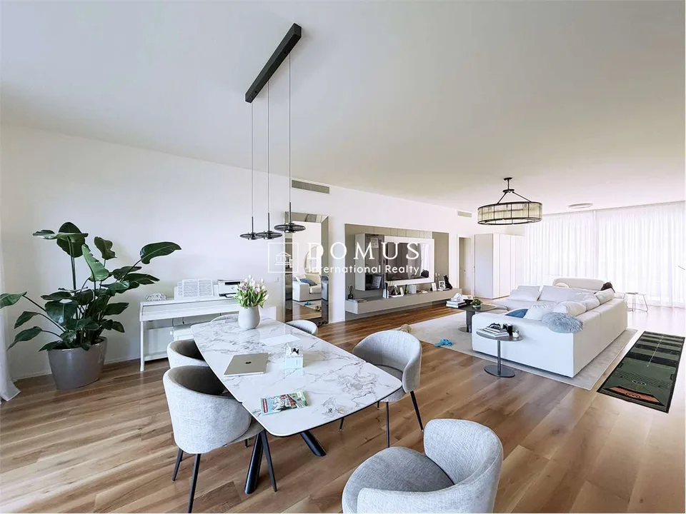 Prestigioso appartamento di lusso con vista lago