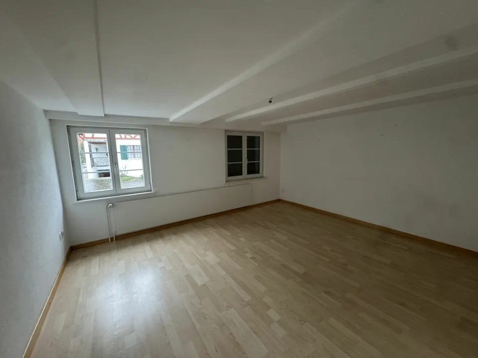 3 Room Old Building Apartment