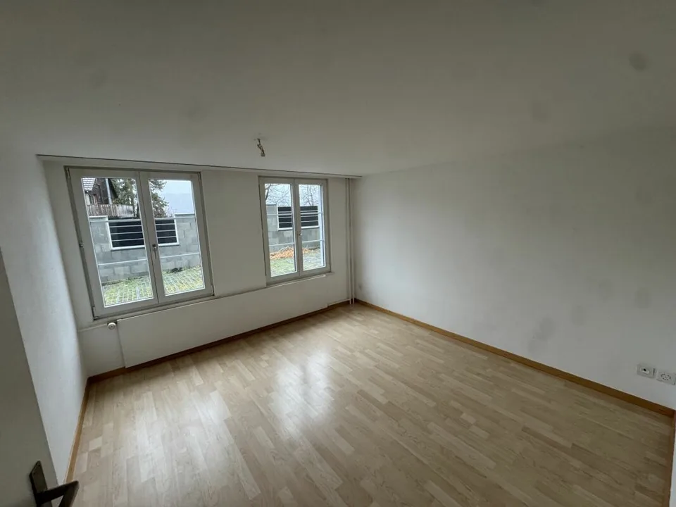 3 Room Old Building Apartment