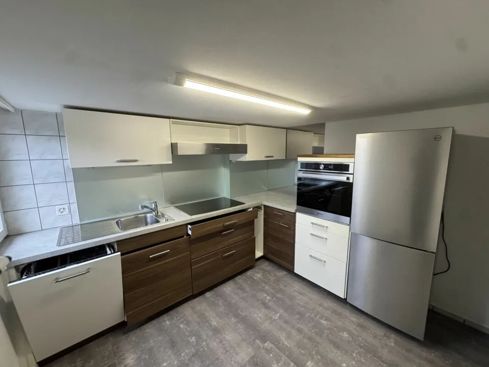 3 Room Old Building Apartment