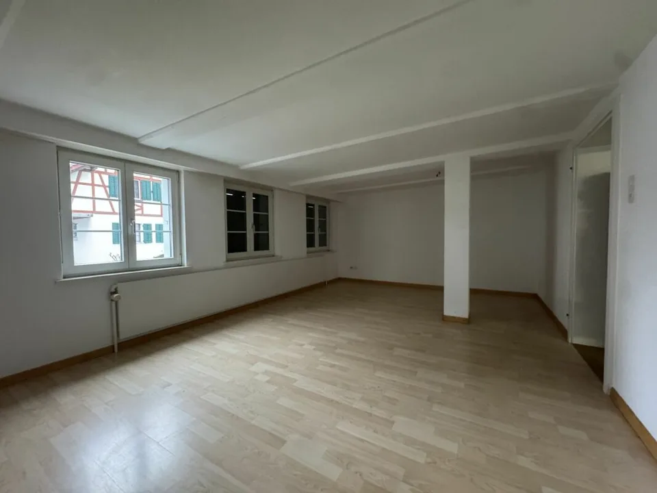 3 Room Old Building Apartment