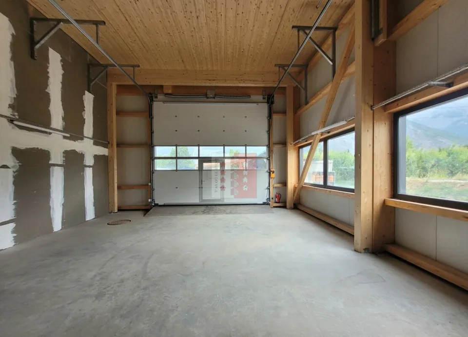 Halle de stockage disponible dès le 1er août 2026