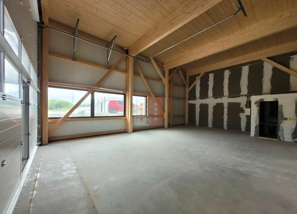 Halle de stockage disponible dès le 1er août 2026