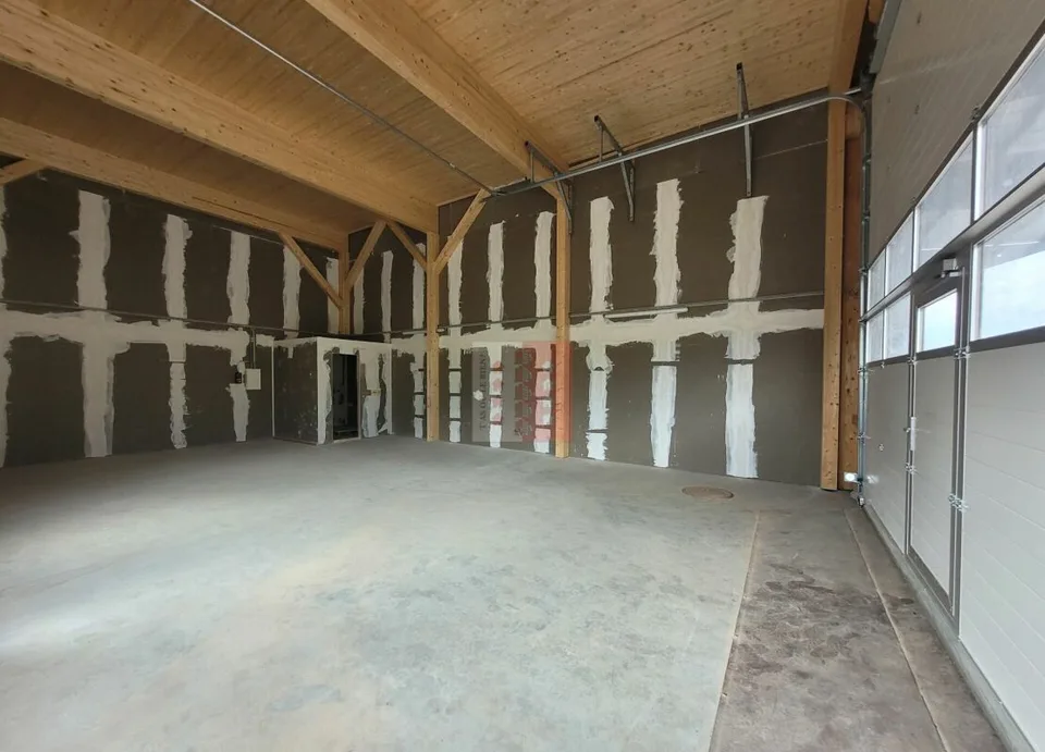 Halle de stockage disponible dès le 1er août 2026