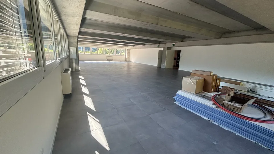 MEZZOVICO - ufficio nuovo, luminoso e divisibile – foto 12 di 16
