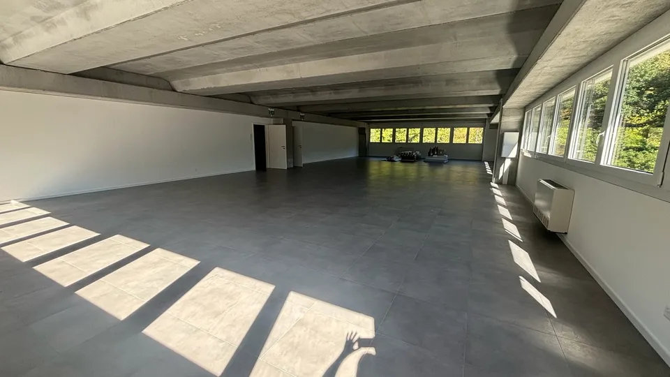 MEZZOVICO - ufficio nuovo, luminoso e divisibile – foto 16 di 16