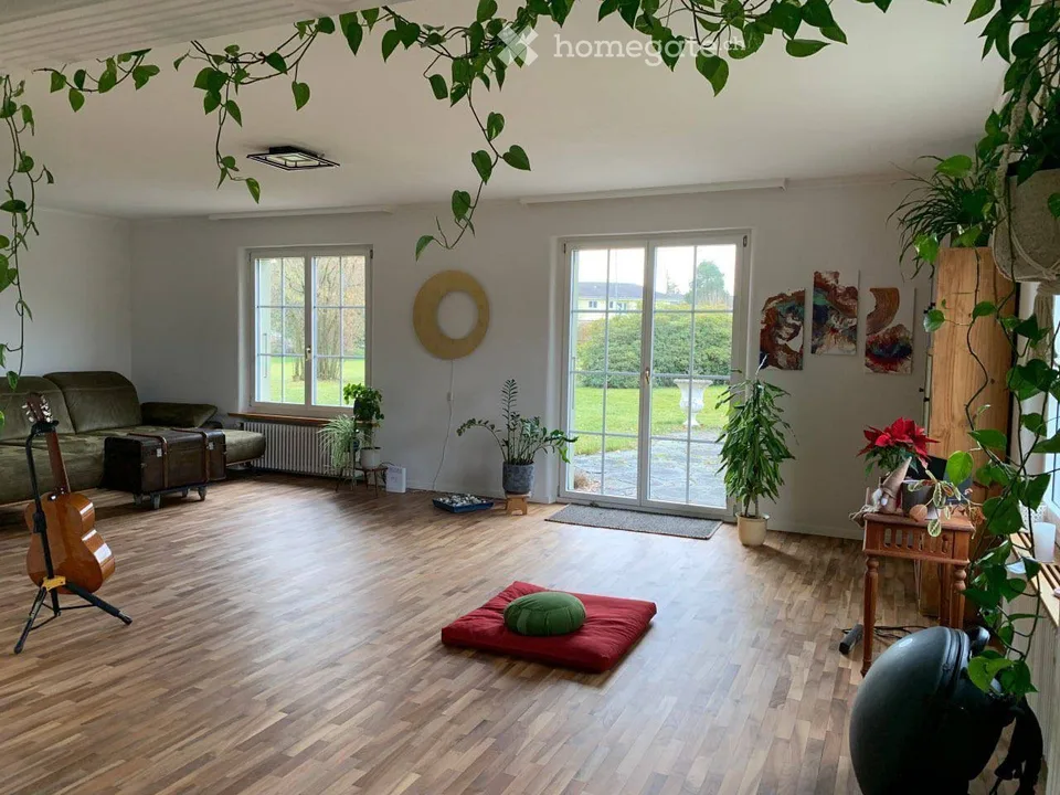 House shared accommodation in a green area with plenty of space