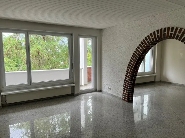 Appartement lumineux 3 pièces avec grande terrasse sur le toit à Zürich-Oerlikon