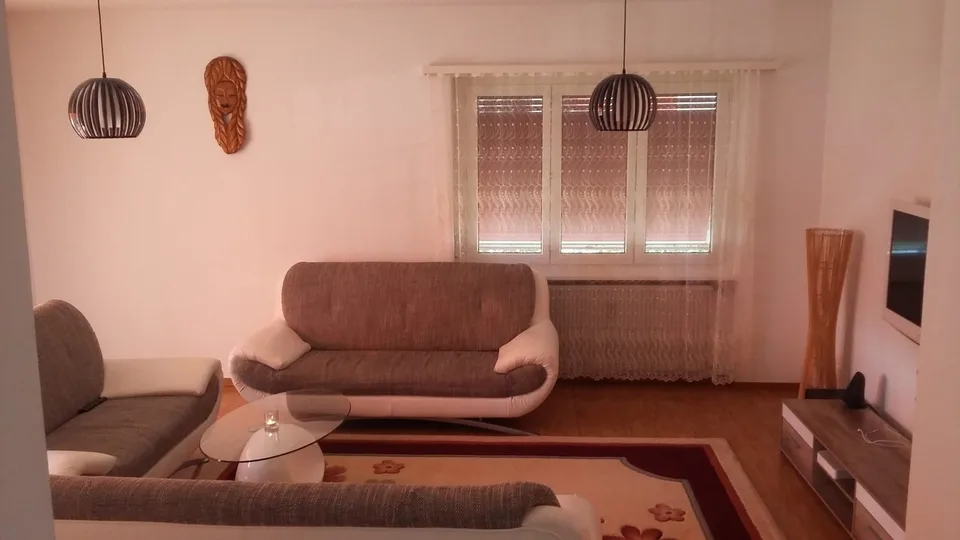 Appartement lumineux de 3 pièces à Lumino