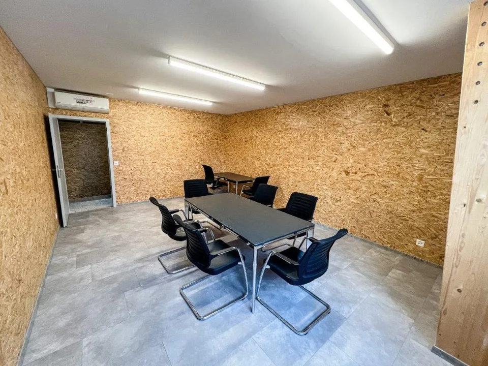 Moderner Gewerbe- Büroraum im Obergeschoss 310 m2 in Schlatt TG
