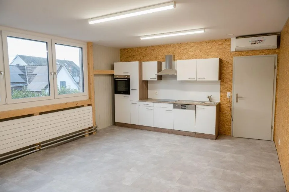 Moderner Gewerbe- Büroraum im Obergeschoss 310 m2 in Schlatt TG