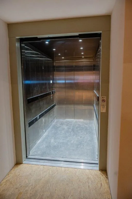 Moderner Gewerbe- Büroraum im Obergeschoss 310 m2 in Schlatt TG