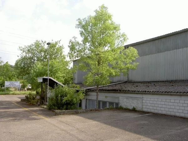 590 m2 Gewerbefläche: Vielseitig, zentral, günstig