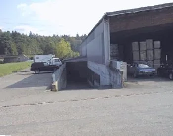 590 m2 Gewerbefläche: Vielseitig, zentral, günstig
