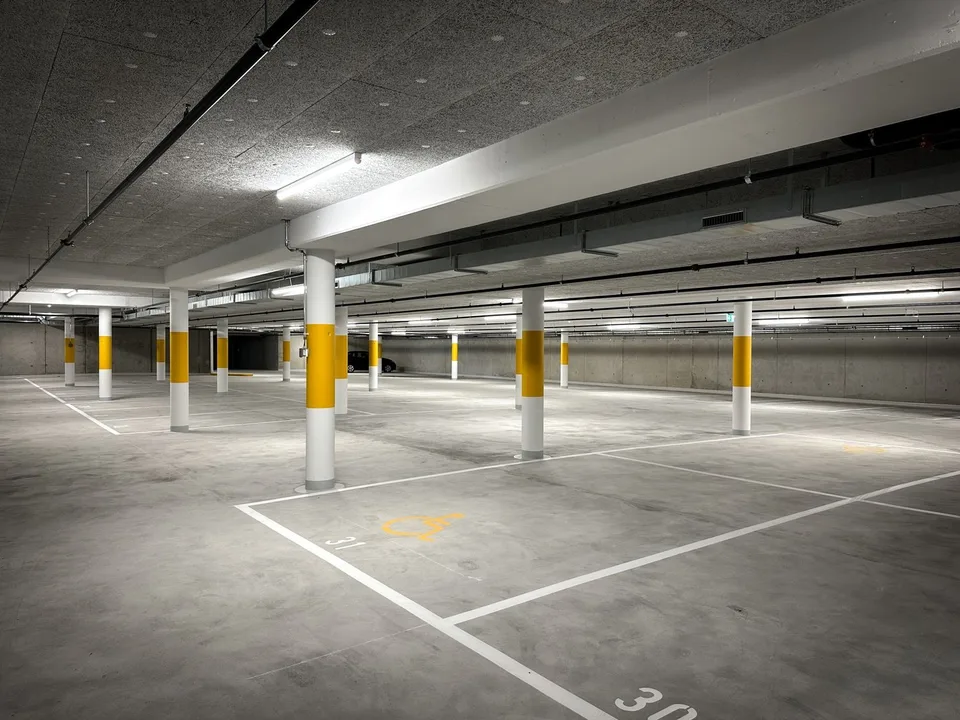 Parkplatz in Einstellhalle zu vermieten