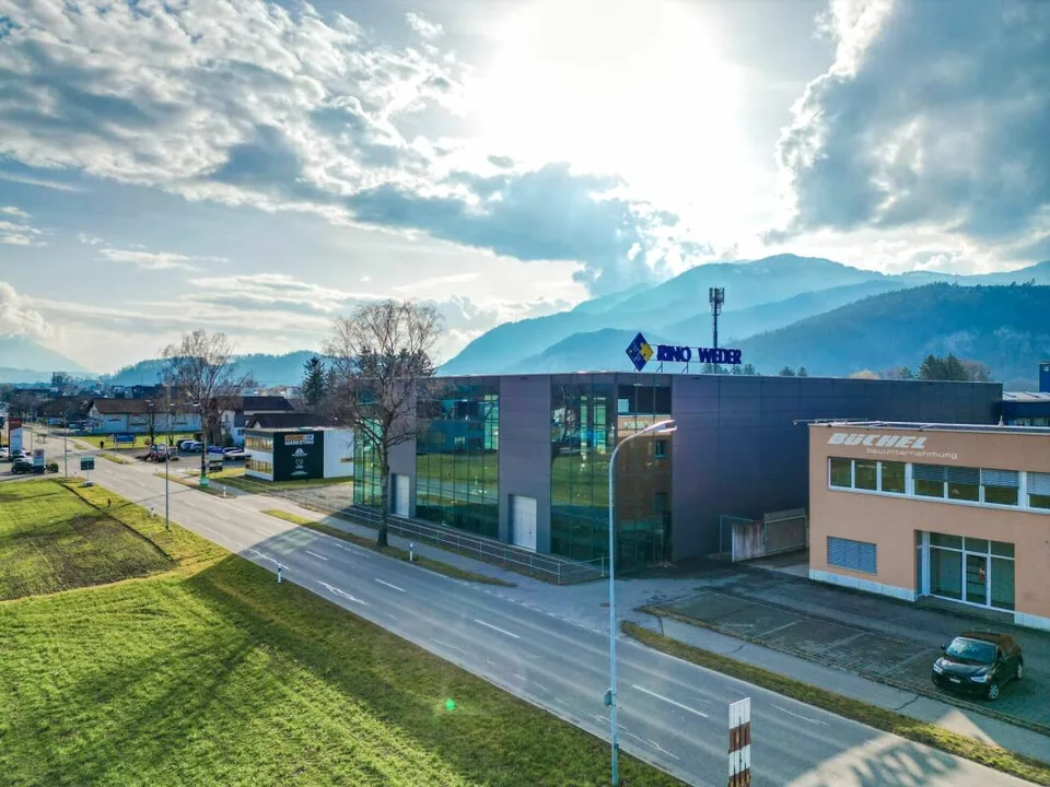 Grosse, flexibel nutzbare Gewerbefläche im Obergeschoss - zum attraktiven Mietpreis