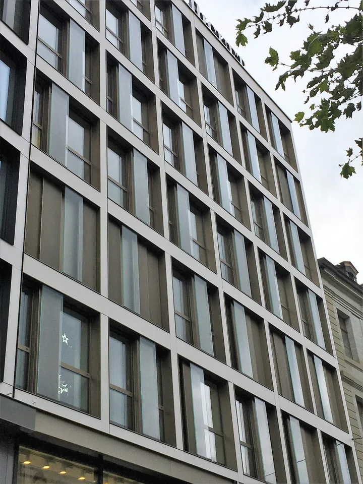 Surfaces de bureaux de 135 m2 à louer place de la Fusterie à Genève