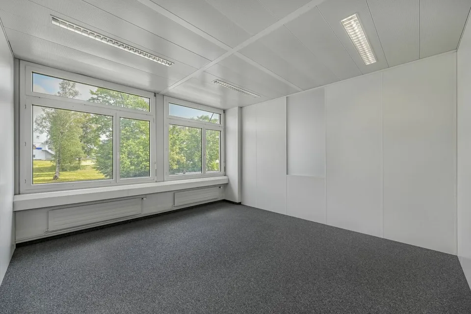 Büro mit Mitbenutzung von Küche & Sitzungszimmer in Volketswil