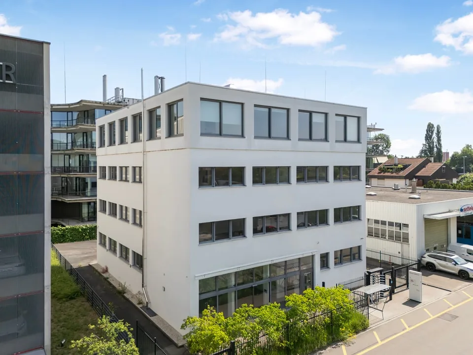 Ihr neues Büro mit 300 m² – modern, ausgebaut und bezugsbereit